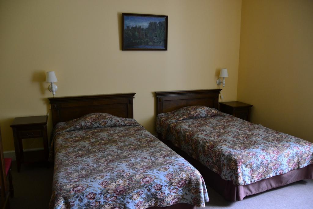 Birinu Pils Hotell Bīriņi Exteriör bild